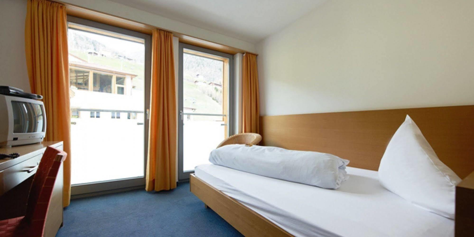 Hotel Garni Sunshine Solden Exterior photo